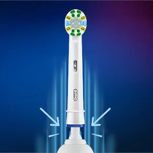 Oral-B Aufsteckbürste, die mit Pfeilen markiert ist, um die einfache Befestigung an der elektrischen Zahnbürste zu demonstrieren.