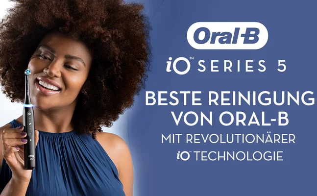A woman holds a white Oral-B electric toothbrush while text reads Oral-B iO™ SERIES 5 BESTE REINIGUNG VON ORAL-B MIT REVOLUTIONÄRER iO™ TECHNOLOGIE.