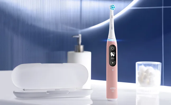 Oral-B iO elektrische Zahnbürste, rosafarben, mit Display, das den Modus