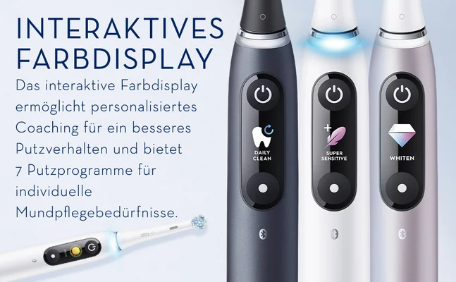 Image shows three electric toothbrush handles in grey, white, and silver, with text INTERAKTIVES FARBDISPLAY Das interaktive Farbdisplay ermöglicht personalisiertes Coaching für ein besseres Putzverhalten und bietet 7 Putzprogramme für individuelle Mundpflegebedürfnisse. DAILY CLEAN SUPER SENSITIVE WHITEN.