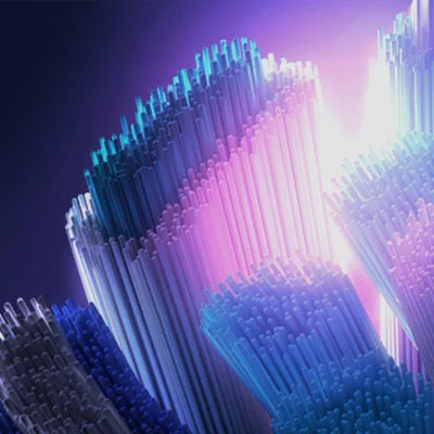Abstrakte Darstellung von blauen und violetten Borsten, die die fortschrittliche Technologie des Produkts hervorheben.